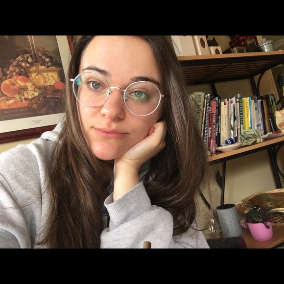 Meet your Posher, Julia - Picture 1 of 1